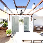 Town House With Rooftop Terrace