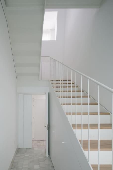 Town House With Rooftop Terrace Vakantiehuis Sevilla