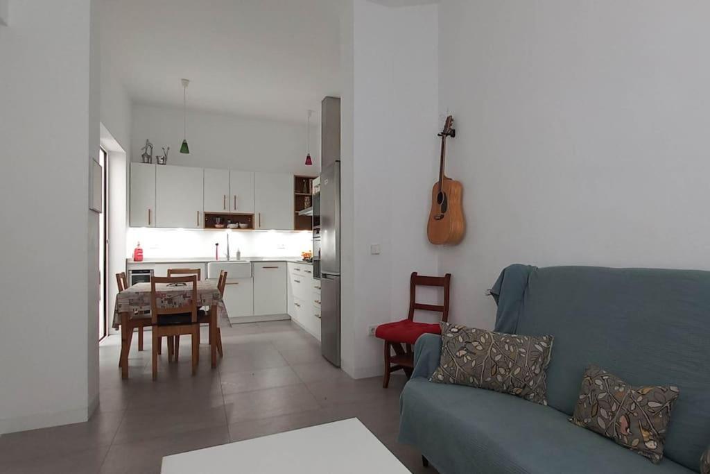 Town House With Rooftop Terrace * Séville
